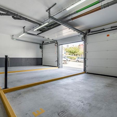Nomads Lux - 2Bdr & Parking Flores Square Oporto Exterior foto