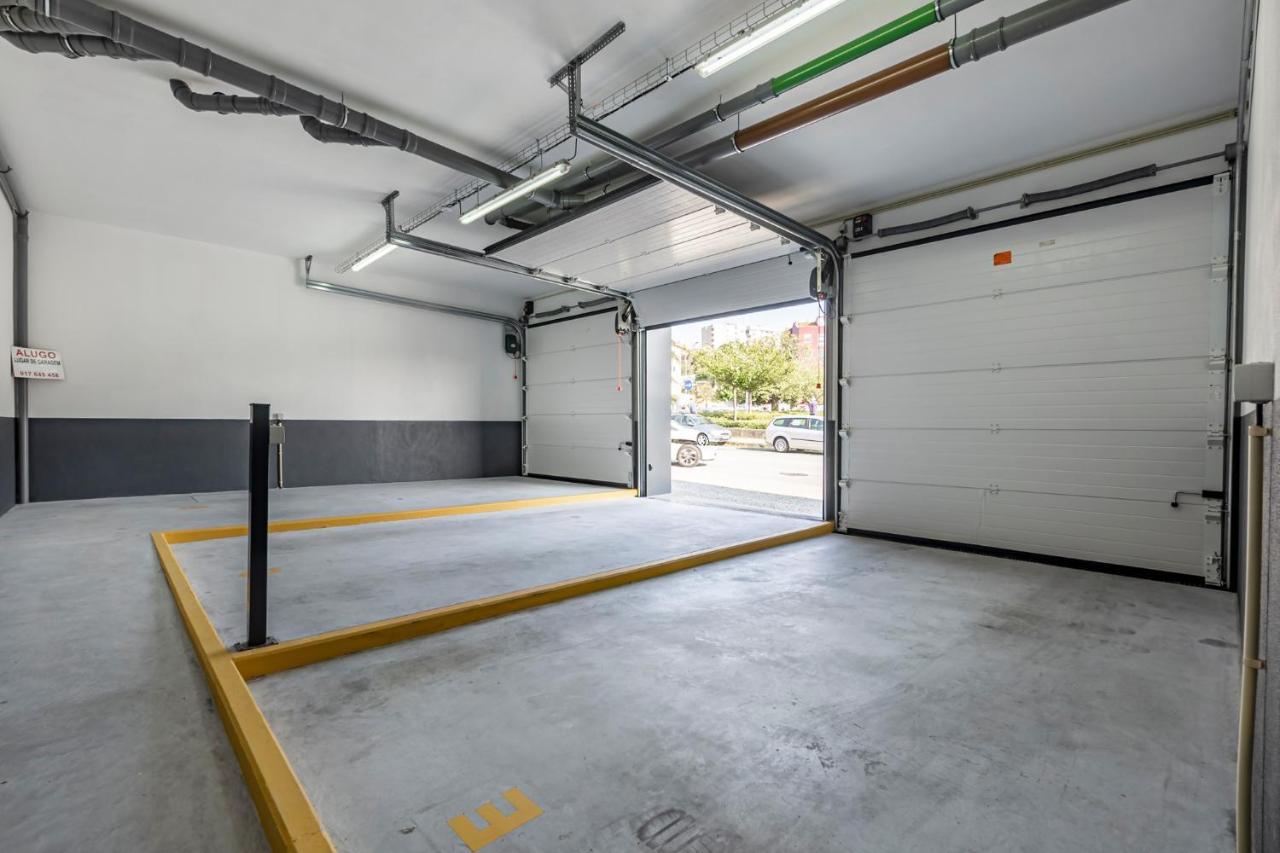 Nomads Lux - 2Bdr & Parking Flores Square Oporto Exterior foto